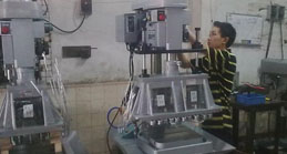 國內自動化設備攻牙機鑽床行業勃起